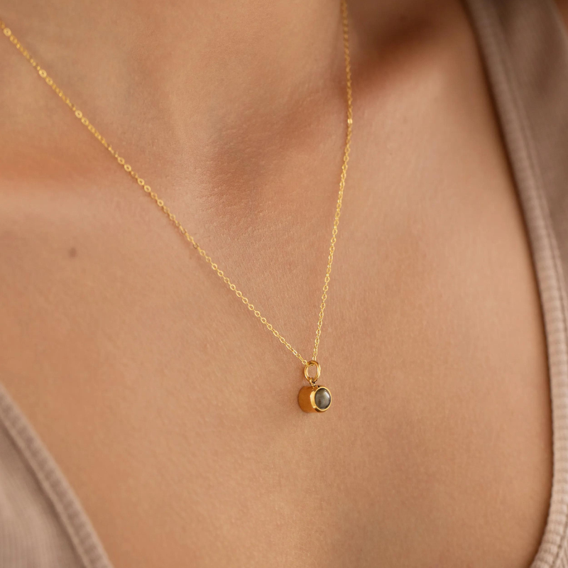 Collier Photo Personnalisé Zélie - Vos Proches Autour du Cou