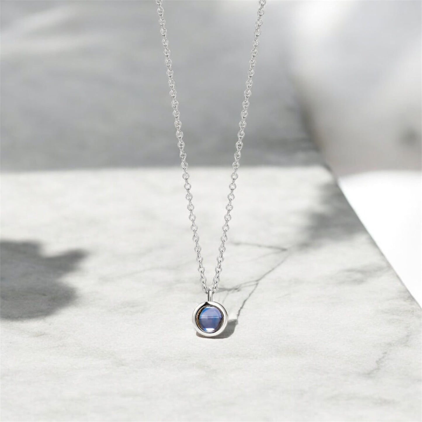 Collier Photo Personnalisé Zélie - Vos Proches Autour du Cou